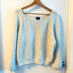 Scoop White sweater